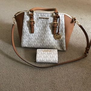 Michael kors purses and wallets